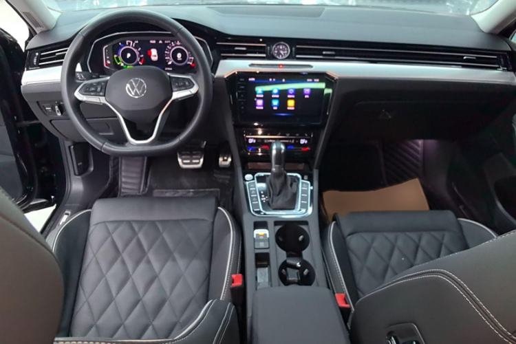 Used Volkswagen Magotan GTE Plug-in Hybrid 2022 GTE Luxury Model Interior 1