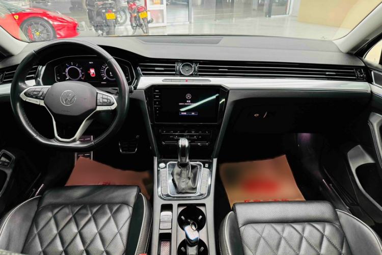 Used Volkswagen Magotan GTE Plug-in Hybrid 2022 GTE Luxury Model Interior 1