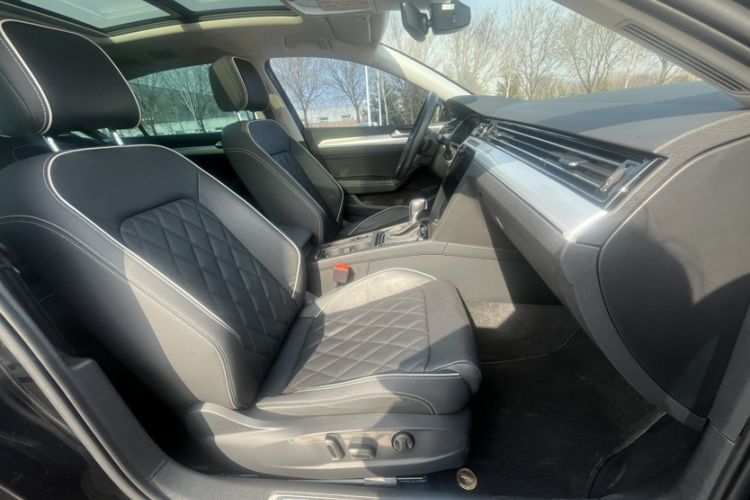 Used Volkswagen Magotan GTE Plug-in Hybrid 2022 GTE Prestige Model Interior 10