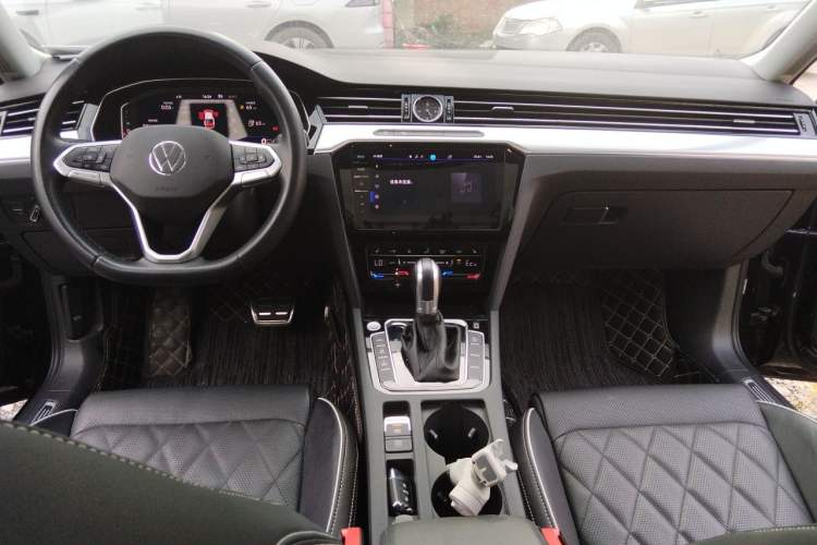Used Volkswagen Magotan GTE Plug-in Hybrid 2022 GTE Prestige Model Interior 2