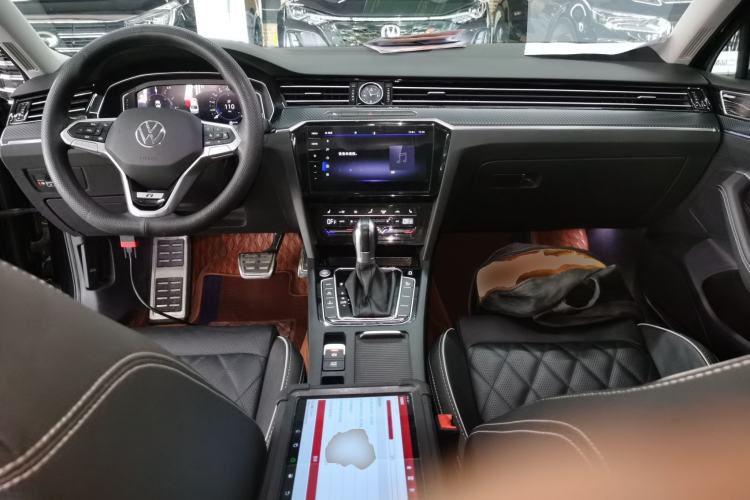 Used Volkswagen Magotan GTE Plug-in Hybrid 2022 GTE Luxury Model Interior 2