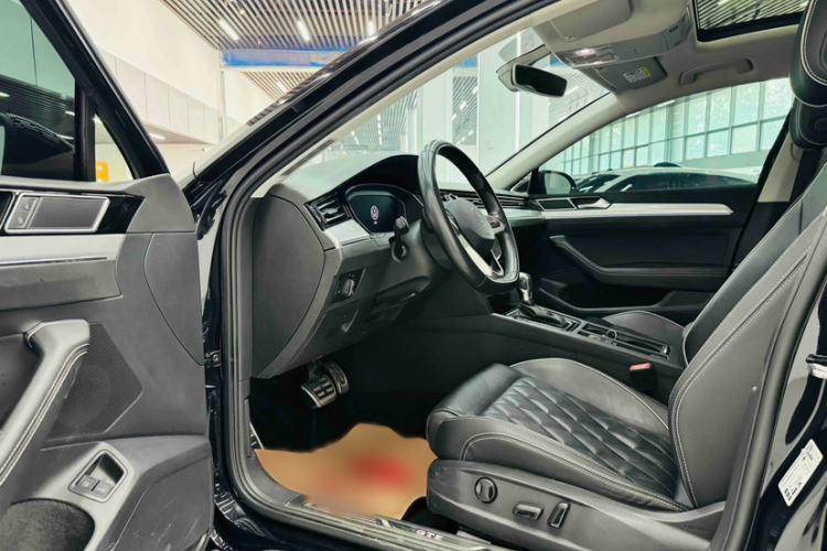 Used Volkswagen Magotan GTE Plug-in Hybrid 2022 GTE Luxury Model Interior 2