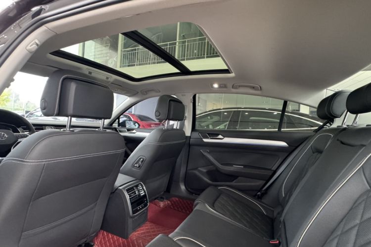 Used Volkswagen Magotan GTE Plug-in Hybrid 2022 GTE Luxury Model Interior 3