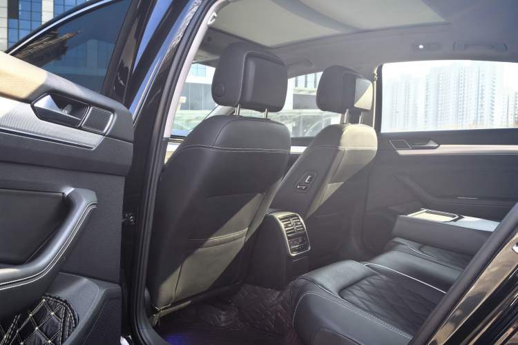 Used Volkswagen Magotan GTE Plug-in Hybrid 2022 GTE Luxury Model Interior 3