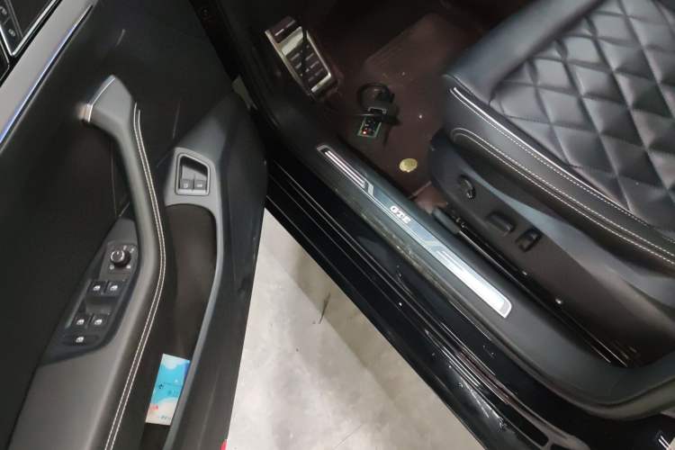 Used Volkswagen Magotan GTE Plug-in Hybrid 2022 GTE Luxury Model Interior 3