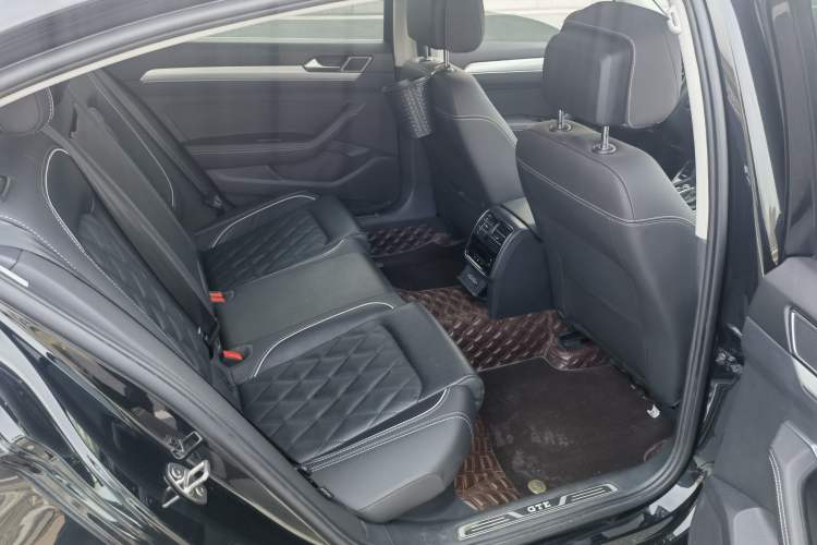 Used Volkswagen Magotan GTE Plug-in Hybrid 2022 GTE Luxury Model Interior 3