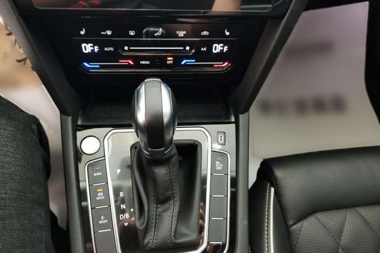 Used Volkswagen Magotan GTE Plug-in Hybrid 2022 GTE Luxury Model Interior 3