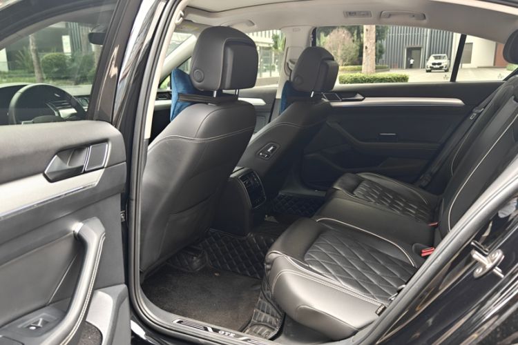 Used Volkswagen Magotan GTE Plug-in Hybrid 2022 GTE Luxury Model Interior 3