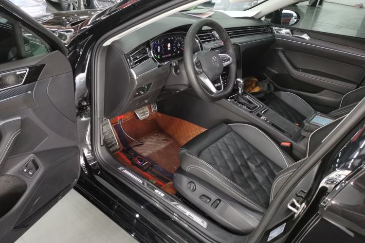 Used Volkswagen Magotan GTE Plug-in Hybrid 2022 GTE Luxury Model Interior 3