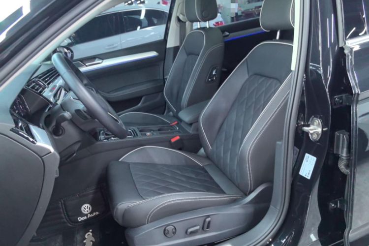 Used Volkswagen Magotan GTE Plug-in Hybrid 2022 GTE Luxury Model Interior 3