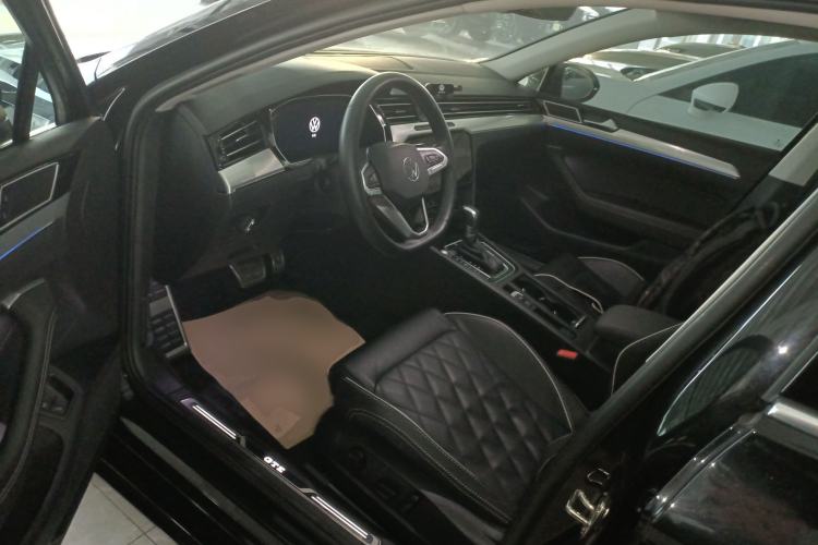 Used Volkswagen Magotan GTE Plug-in Hybrid 2022 GTE Luxury Model Interior 3