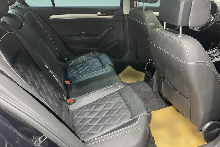 Used Volkswagen Magotan GTE Plug-in Hybrid 2022 GTE Luxury Model Interior 3