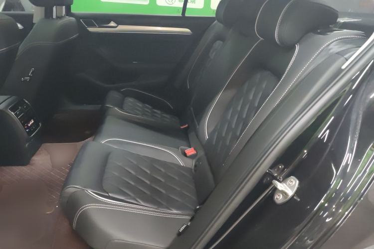 Used Volkswagen Magotan GTE Plug-in Hybrid 2022 GTE Luxury Model Interior 4