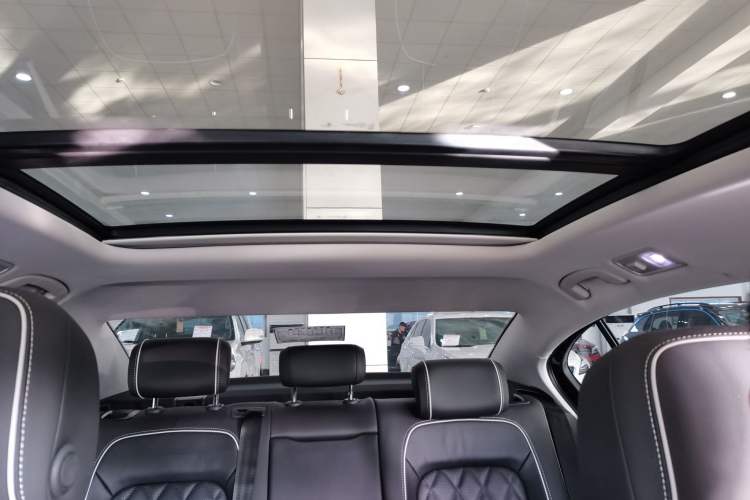 Used Volkswagen Magotan GTE Plug-in Hybrid 2022 GTE Luxury Model Interior 4