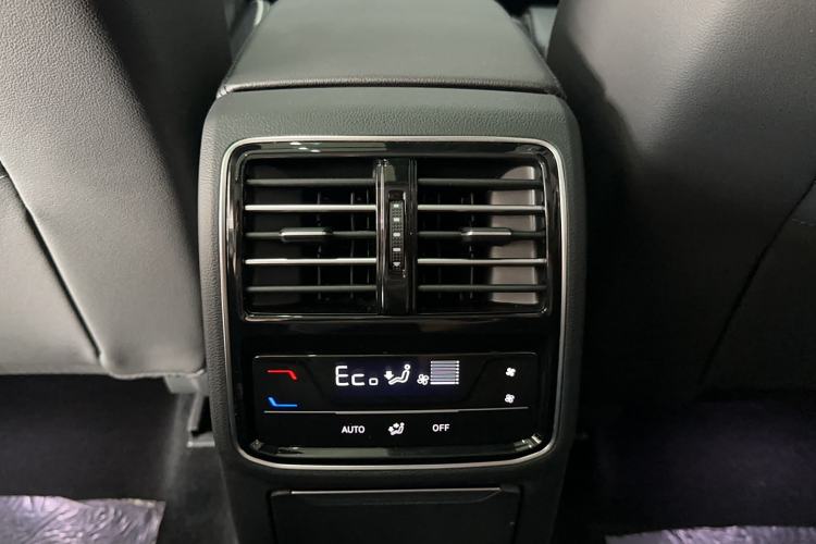 Used Volkswagen Magotan GTE Plug-in Hybrid 2022 GTE Luxury Model Interior 4