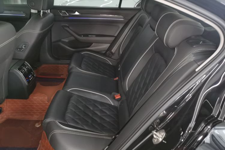 Used Volkswagen Magotan GTE Plug-in Hybrid 2022 GTE Luxury Model Interior 4