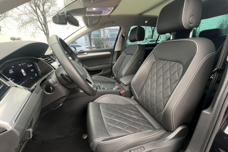 Used Volkswagen Magotan GTE Plug-in Hybrid 2022 GTE Prestige Model Interior 5