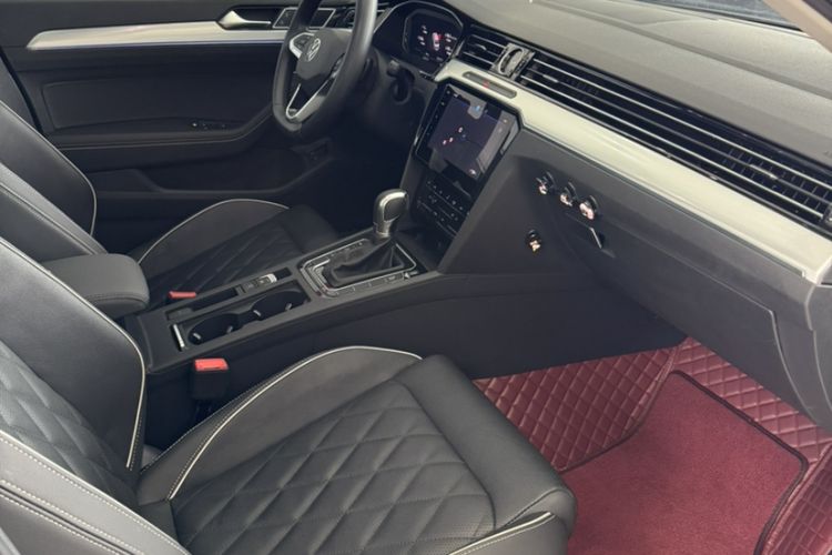 Used Volkswagen Magotan GTE Plug-in Hybrid 2022 GTE Luxury Model Interior 6