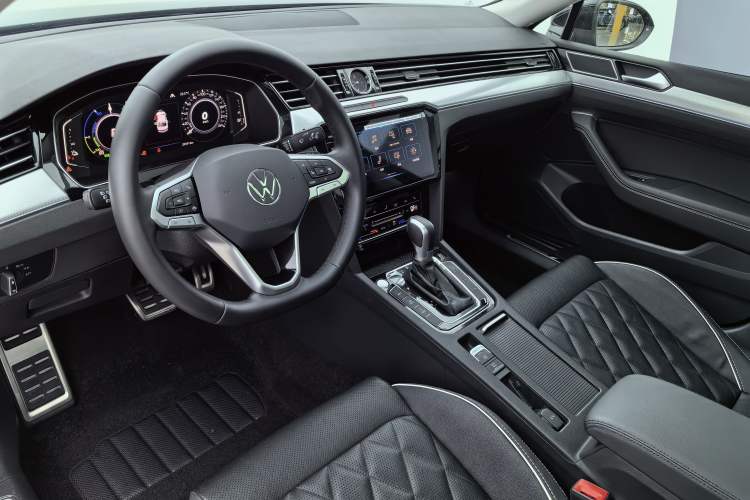 Used Volkswagen Magotan GTE Plug-in Hybrid 2022 GTE Luxury Model Interior 6