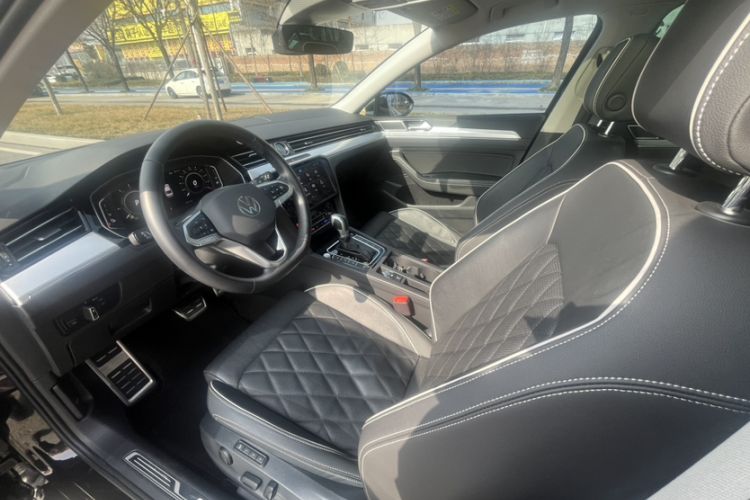 Used Volkswagen Magotan GTE Plug-in Hybrid 2022 GTE Prestige Model Interior 6