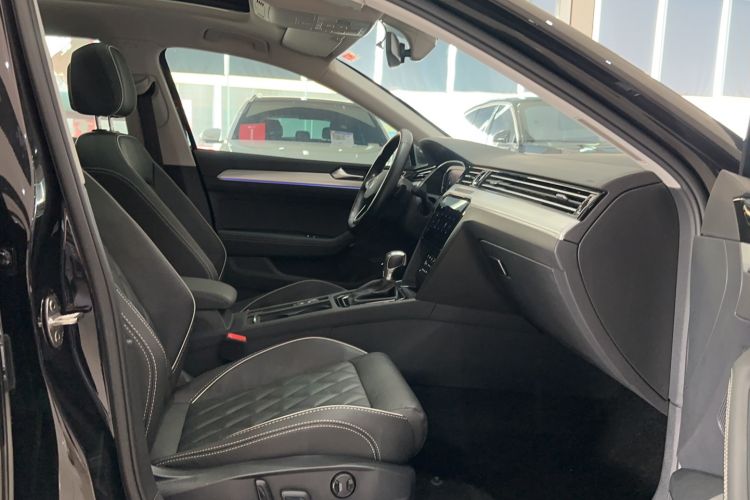 Used Volkswagen Magotan GTE Plug-in Hybrid 2022 GTE Luxury Model Interior 6