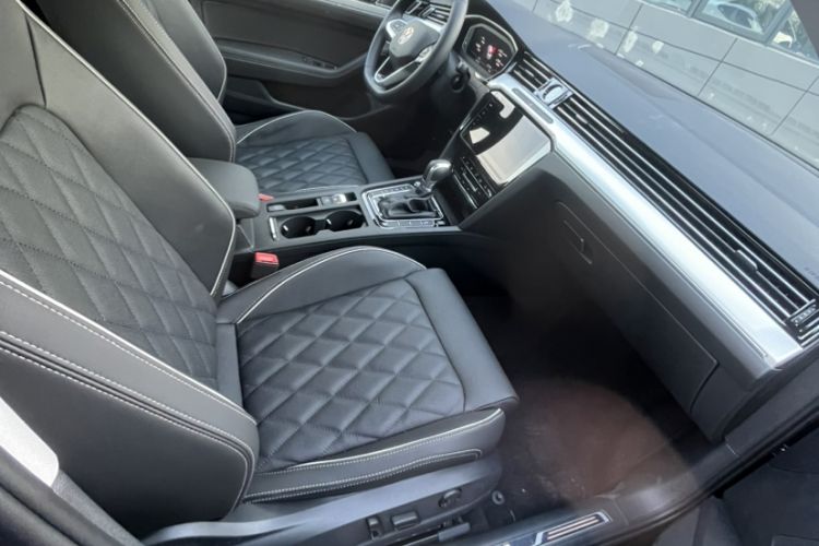 Used Volkswagen Magotan GTE Plug-in Hybrid 2022 GTE Luxury Model Interior 6