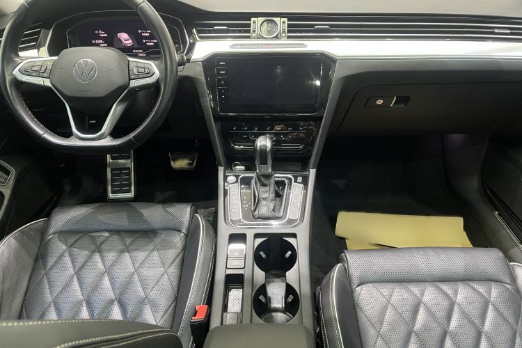 Used Volkswagen Magotan GTE Plug-in Hybrid 2022 GTE Luxury Model Interior 6
