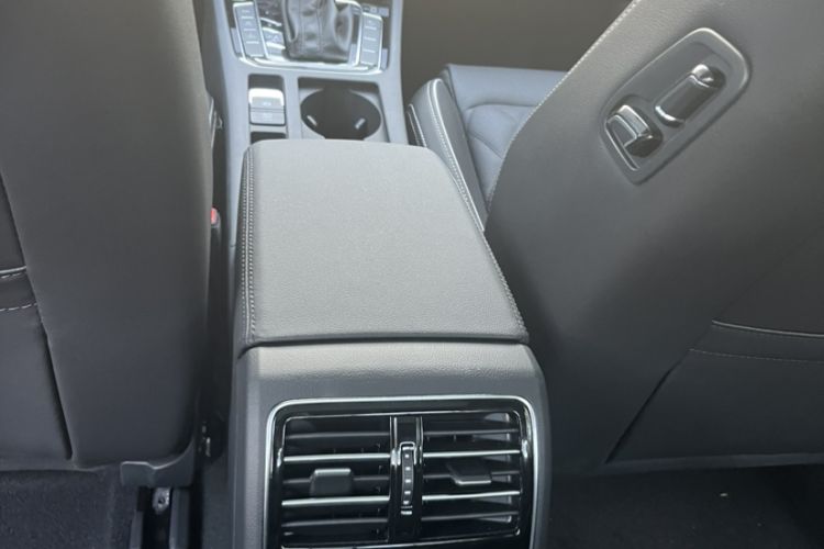 Used Volkswagen Magotan GTE Plug-in Hybrid 2022 GTE Luxury Model Interior 7