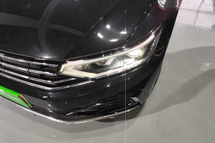 Used Volkswagen Magotan GTE Plug-in Hybrid 2022 GTE Luxury Model Left Front Headlight
