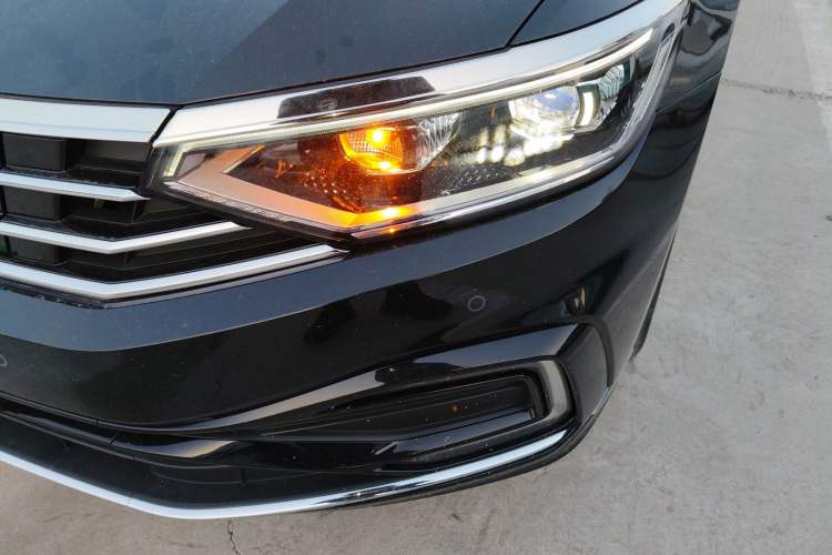 Used Volkswagen Magotan GTE Plug-in Hybrid 2022 GTE Luxury Model Left Front Headlight