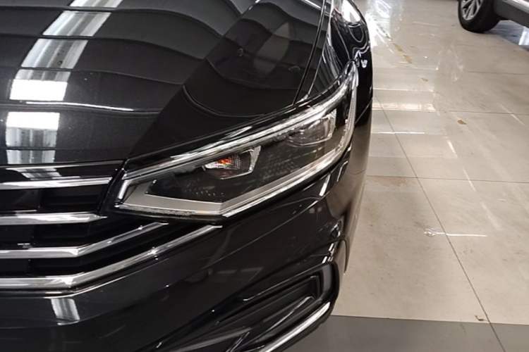 Used Volkswagen Magotan GTE Plug-in Hybrid 2022 GTE Luxury Model Left Front Headlight