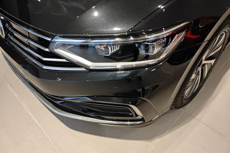 Used Volkswagen Magotan GTE Plug-in Hybrid 2022 GTE Luxury Model Left Front Headlight