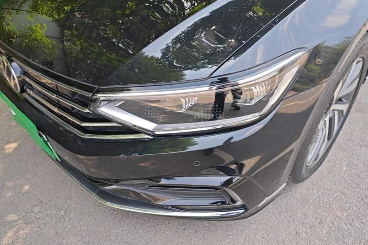 Used Volkswagen Magotan GTE Plug-in Hybrid 2022 GTE Luxury Model Left Front Headlight