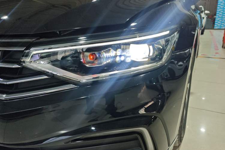 Used Volkswagen Magotan GTE Plug-in Hybrid 2022 GTE Luxury Model Left Front Headlight
