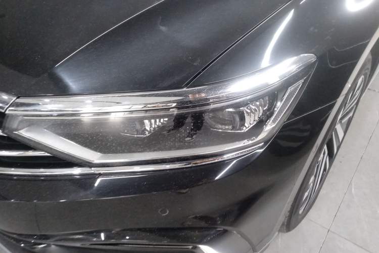 Used Volkswagen Magotan GTE Plug-in Hybrid 2022 GTE Prestige Model Left Front Headlight