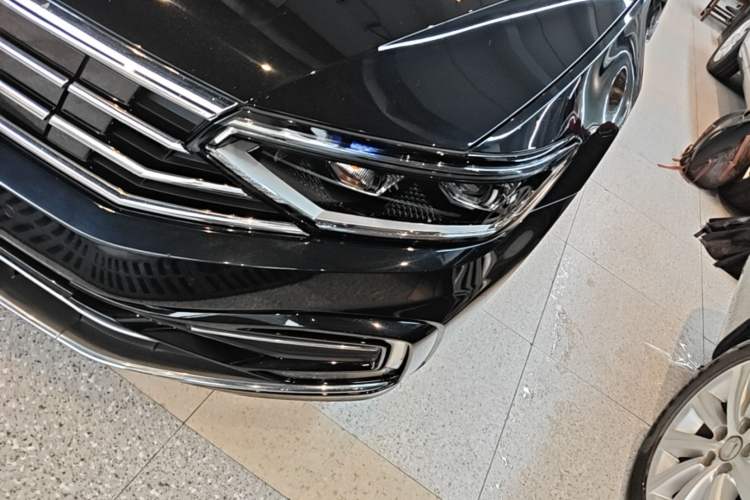 Used Volkswagen Magotan GTE Plug-in Hybrid 2022 GTE Luxury Model Left Front Headlight