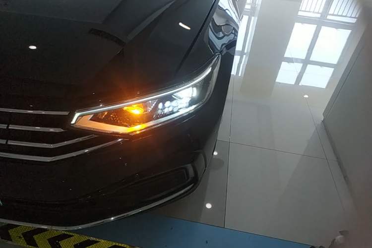 Used Volkswagen Magotan GTE Plug-in Hybrid 2022 GTE Luxury Model Left Front Headlight