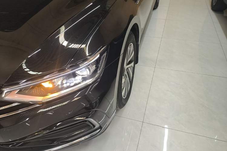 Used Volkswagen Magotan GTE Plug-in Hybrid 2022 GTE Luxury Model Left Front Headlight