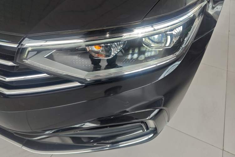 Used Volkswagen Magotan GTE Plug-in Hybrid 2022 GTE Luxury Model Left Front Headlight