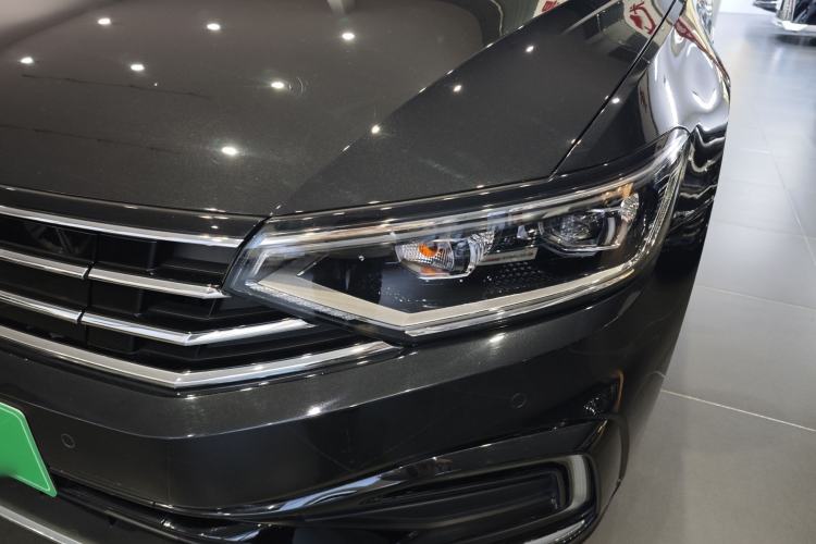 Used Volkswagen Magotan GTE Plug-in Hybrid 2022 GTE Luxury Model Left Front Headlight