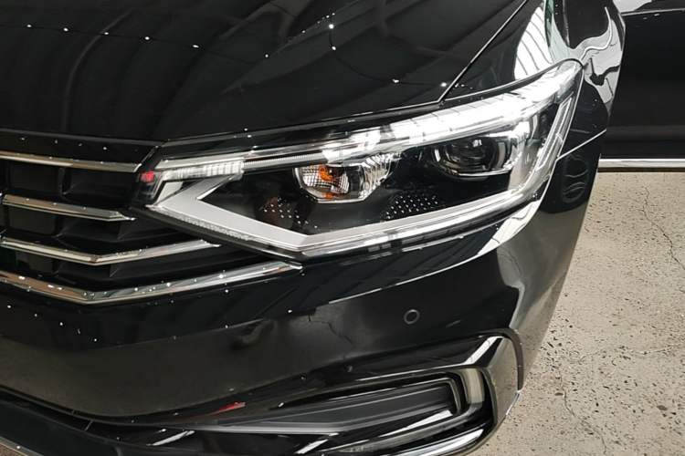 Used Volkswagen Magotan GTE Plug-in Hybrid 2022 GTE Luxury Model Left Front Headlight