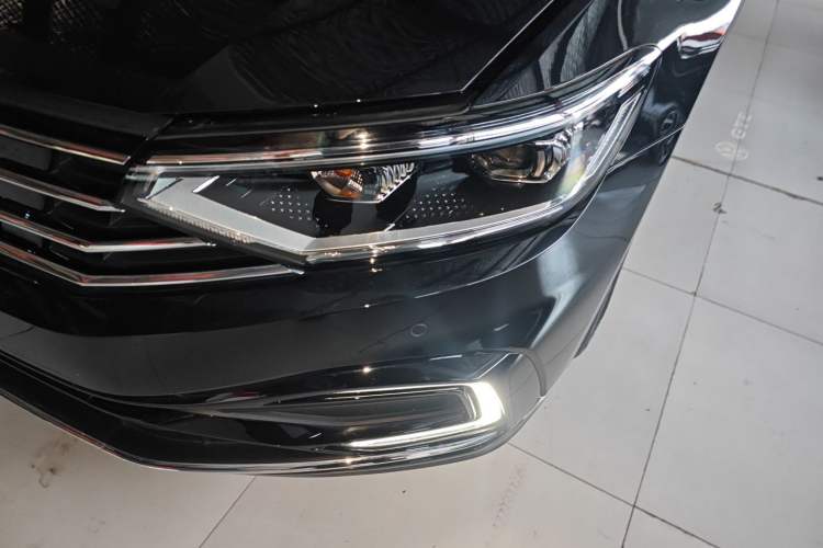 Used Volkswagen Magotan GTE Plug-in Hybrid 2022 GTE Luxury Model Left Front Headlight