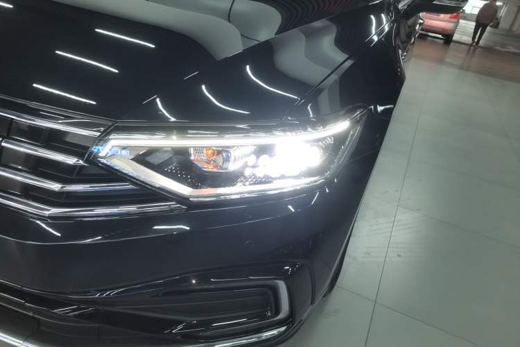 Used Volkswagen Magotan GTE Plug-in Hybrid 2022 GTE Luxury Model Left Front Headlight