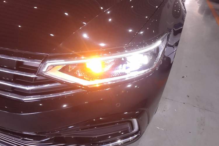 Used Volkswagen Magotan GTE Plug-in Hybrid 2022 GTE Luxury Model Left Front Headlight