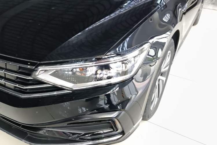Used Volkswagen Magotan GTE Plug-in Hybrid 2022 GTE Luxury Model Left Front Headlight