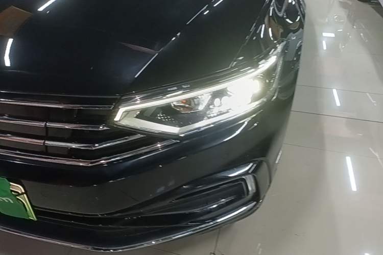 Used Volkswagen Magotan GTE Plug-in Hybrid 2022 GTE Luxury Model Left Front Headlight