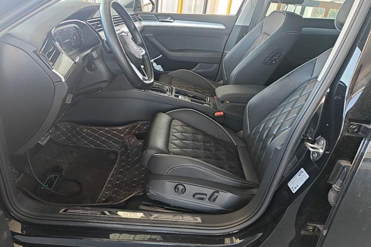 Used Volkswagen Magotan GTE Plug-in Hybrid 2022 GTE Luxury Model Left Front Seat