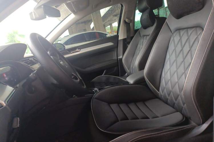 Used Volkswagen Magotan GTE Plug-in Hybrid 2022 GTE Prestige Model Left Front Seat