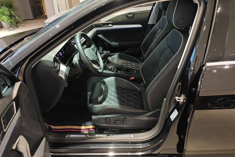 Used Volkswagen Magotan GTE Plug-in Hybrid 2022 GTE Luxury Model Left Front Seat