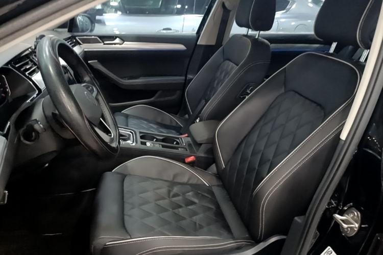Used Volkswagen Magotan GTE Plug-in Hybrid 2022 GTE Luxury Model Left Front Seat